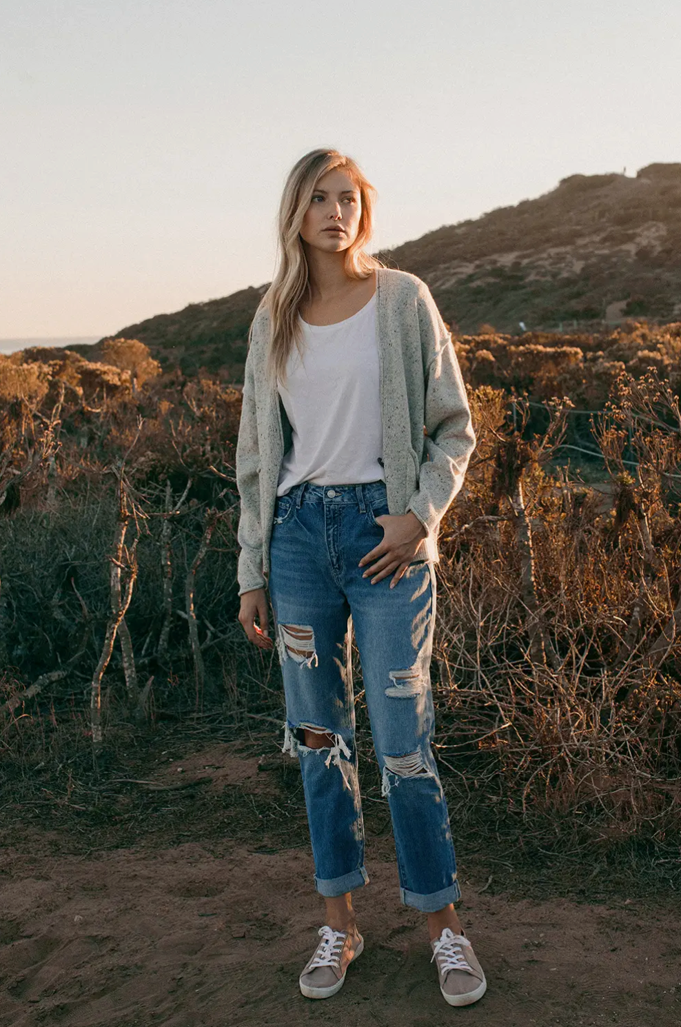 Distressed Rigid Mom Jean